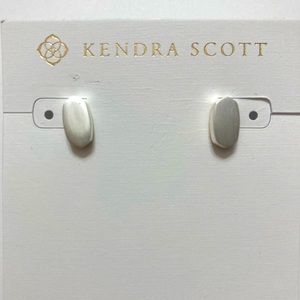Kendra Scott Barrett Stud Earrings in Bright Silver, new with tags.